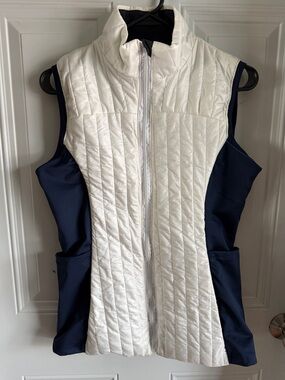 Her Tribe Quilted White & Navy Zip-Front Vest size medium